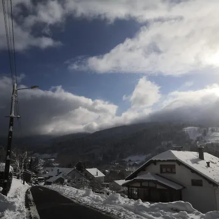 Au Pied Du Mont شقة *